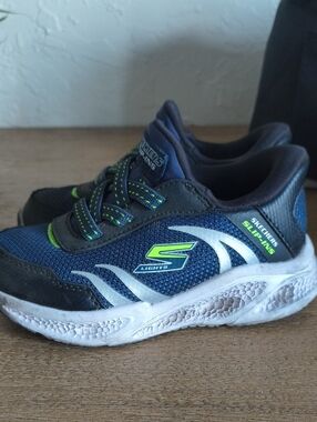 Skechers Boys Navy and Neon Green Light-Up Sneakers
